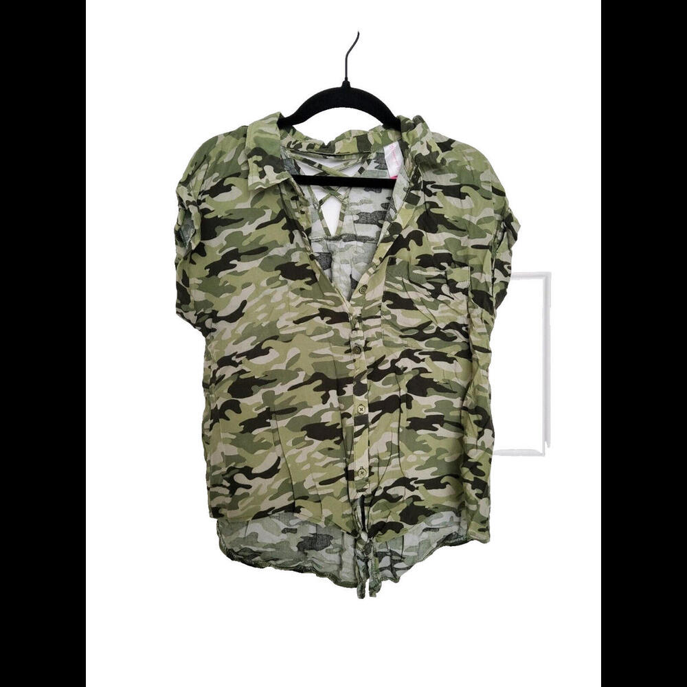 No Boundries Junior Ladies Camoflauge Button Up Shirt Cross Back Collar S 3-5
